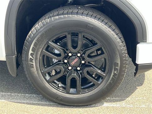 New 2026 GMC Sierra 1500 Elevation w/ LPO, Elevation Black Package image 32