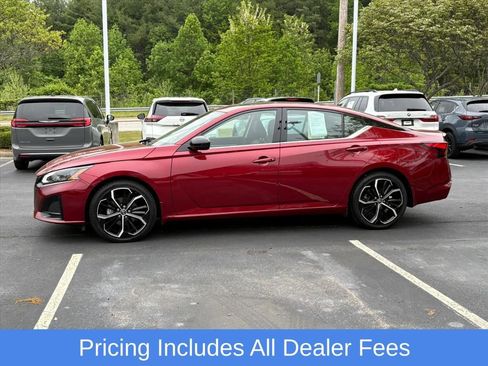 Used 2023 Nissan Altima 2.5 SR w/ SR Premium Package FWD image 5