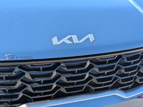 Certified 2025 Kia Sorento S w/ Panoramic Sunroof Package image 11