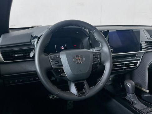 Used 2026 Toyota Camry SE FWD image 18