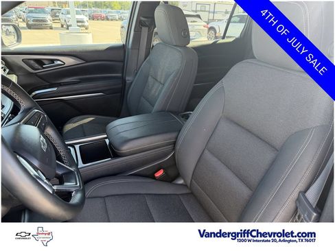 Certified 2025 Chevrolet Traverse LT w/ Midnight/Sport Edition FWD image 22