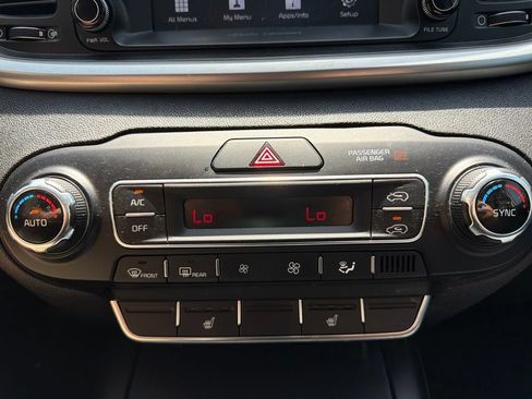 Used 2019 Kia Sorento AWD w/ LX Convenience Package image 29