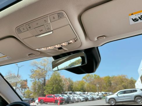 Used 2022 Mercedes-Benz GLC 300 4MATIC image 32