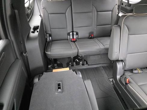 New 2026 Chevrolet Suburban Premier AWD/4WD image 27