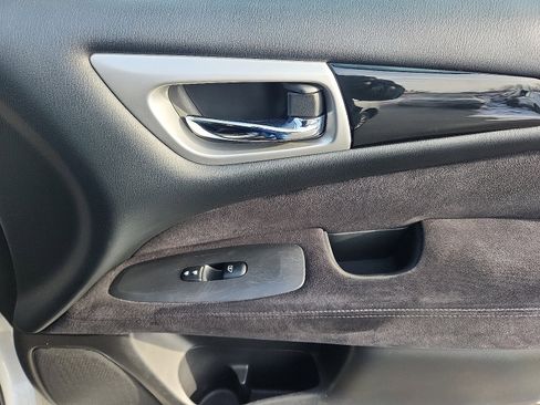 Used 2013 Nissan Pathfinder SV w/ Trailer Tow Pkg image 35