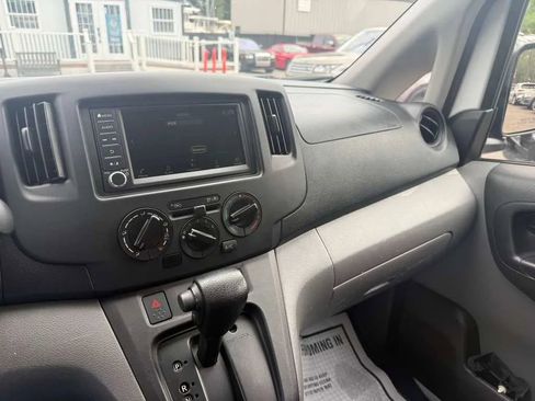 Used 2020 Nissan NV200 S FWD image 12