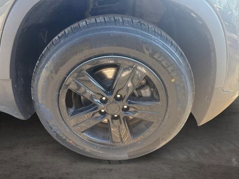 Used 2019 Chevrolet Trax LT w/ LT Convenience Package FWD image 17