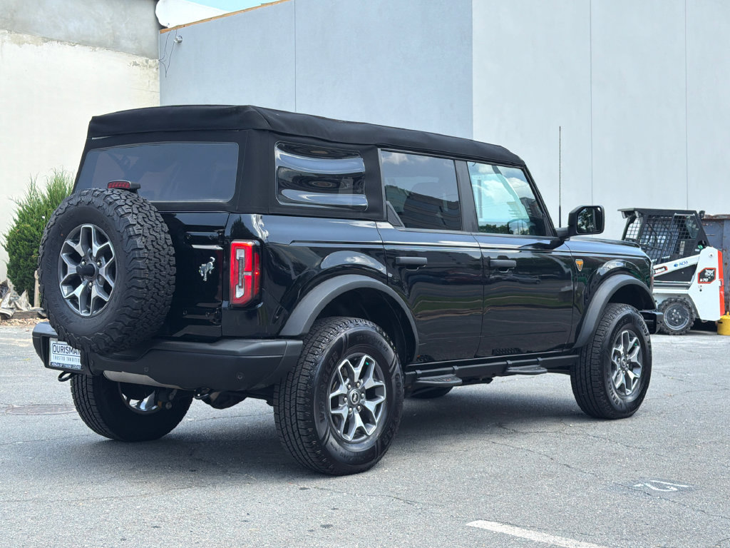 Used 2023 Ford Bronco Badlands AWD/4WD image 4