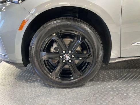 Used 2023 Buick Enclave Essence w/ Sport Touring Edition image 10