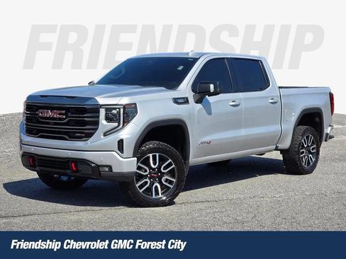 Used 2022 GMC Sierra 1500 AT4 w/ Technology Package AWD/4WD image 1