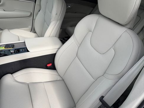 New 2026 Volvo XC90 B6 Ultra w/ Protection Package image 16