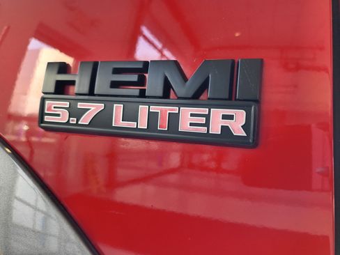 Used 2012 RAM 1500 Classic SLT w/ Luxury Group image 28