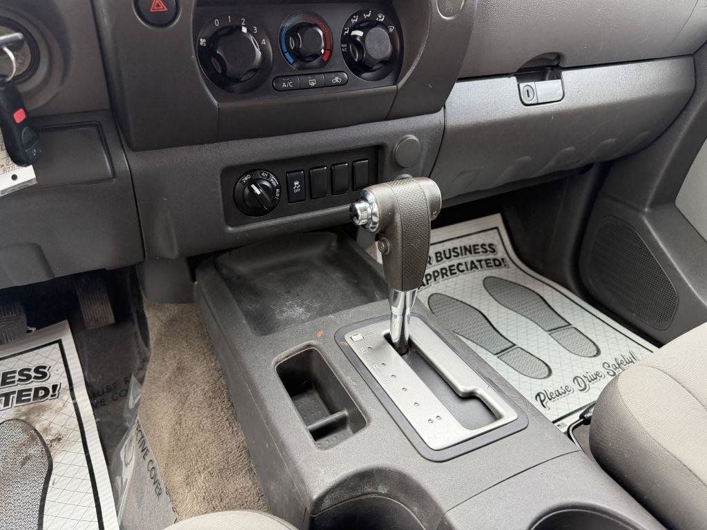 Used 2013 Nissan Xterra X AWD/4WD image 19