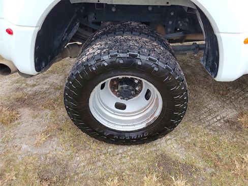 Used 2019 Ford F350 XLT image 7