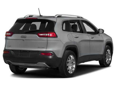 Used 2015 Jeep Cherokee Limited w/ Luxury Group AWD/4WD image 2