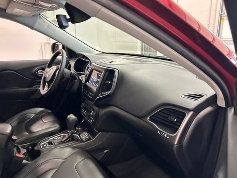 Used 2021 Jeep Cherokee Latitude Lux AWD/4WD image 34