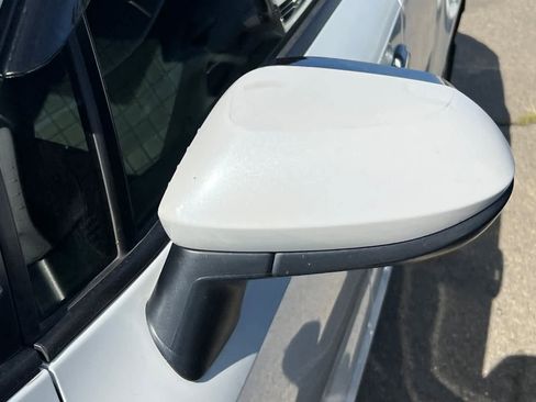 Used 2022 Toyota Corolla LE FWD image 9