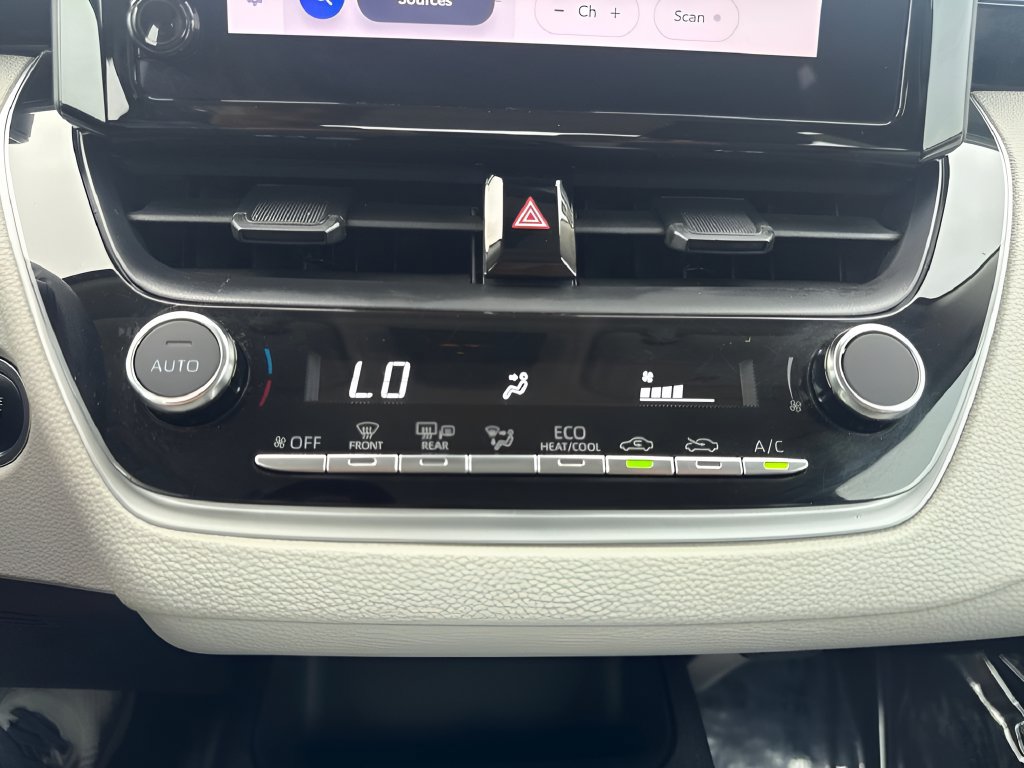 Used 2025 Toyota Corolla LE w/ Convenience Package FWD image 15