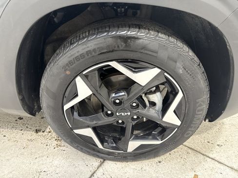 Certified 2024 Kia Seltos EX FWD image 24
