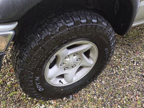 Used 2002 Toyota Tacoma PreRunner image 19