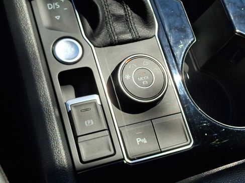 Used 2019 Volkswagen Atlas SEL R-Line image 28