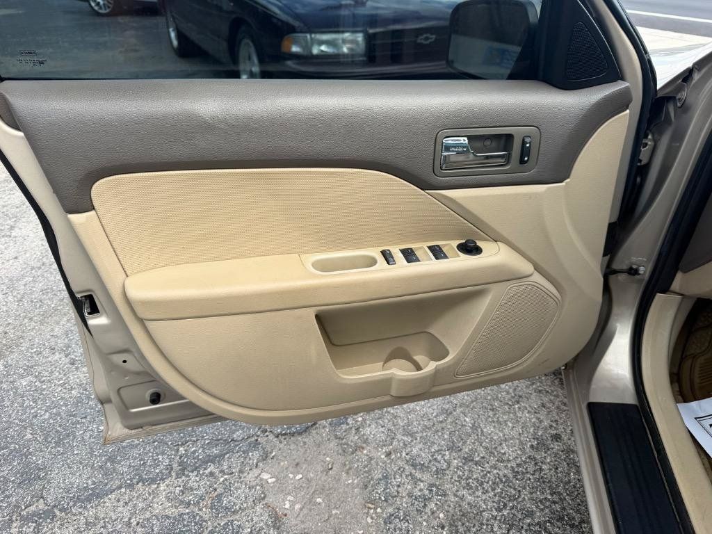 Used 2007 Mercury Milan Premier FWD image 13