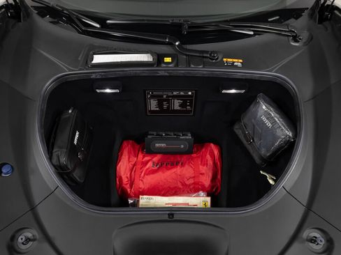 Used 2022 Ferrari F8 Tributo RWD image 22