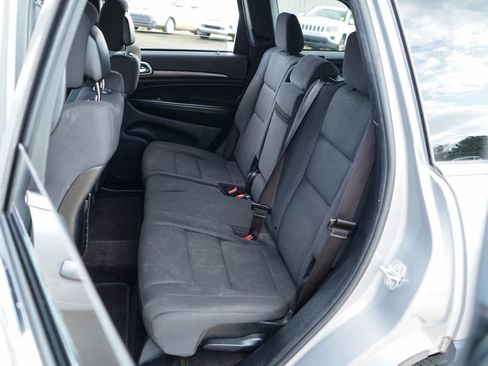 Used 2018 Jeep Grand Cherokee Laredo image 31