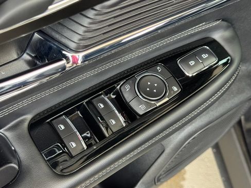 Used 2022 Lincoln Corsair AWD w/ Equipment Group 101A image 19