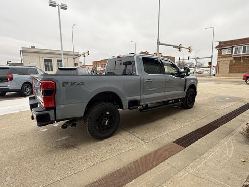 New 2026 Ford F350 Lariat w/ Black Appearance Package image 5
