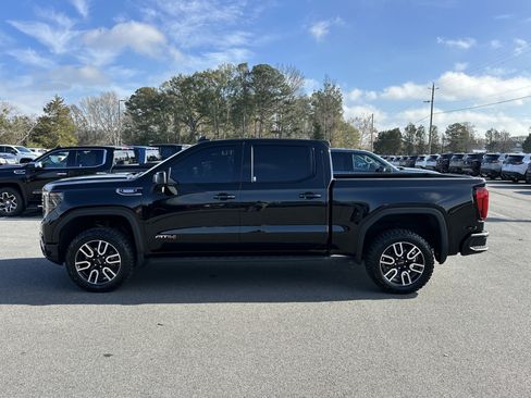 Used 2025 GMC Sierra 1500 AT4 w/ AT4 Premium Package image 9