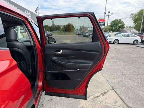 Used 2019 Hyundai Santa Fe Limited FWD image 16