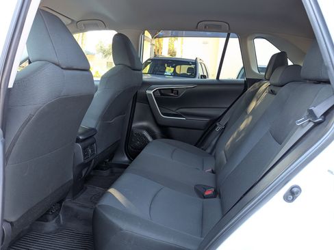 Used 2022 Toyota RAV4 LE image 15