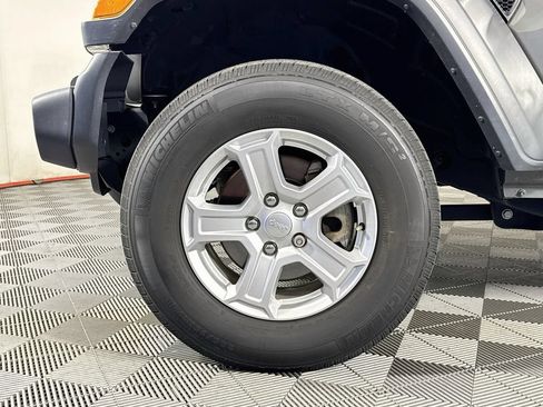 Used 2019 Jeep Wrangler Sport AWD/4WD image 28