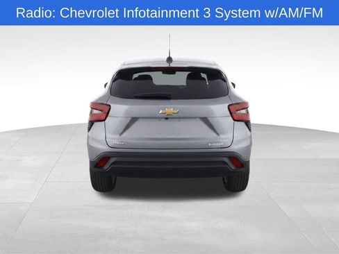 Used 2024 Chevrolet Trax LS w/ LS Convenience Package FWD image 7