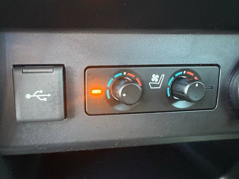 Used 2023 Toyota 4Runner Limited AWD/4WD image 23