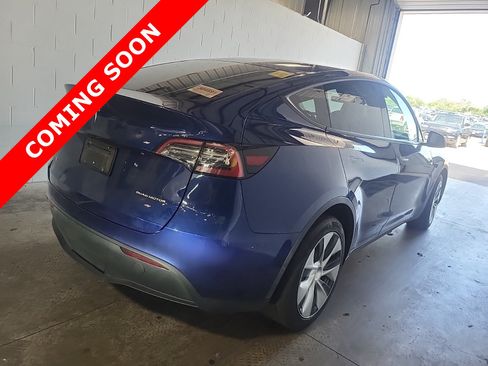 Used 2023 Tesla Model Y Long Range AWD/4WD image 5