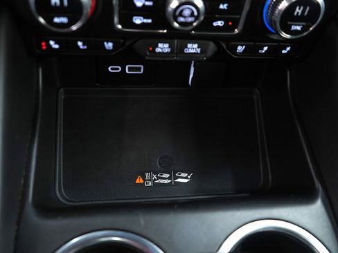 Used 2023 GMC Yukon XL SLT image 25