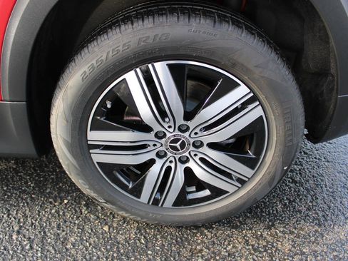 Used 2023 Mercedes-Benz EQB 300 4MATIC image 12