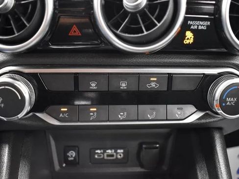 Used 2024 Nissan Sentra SV FWD image 32