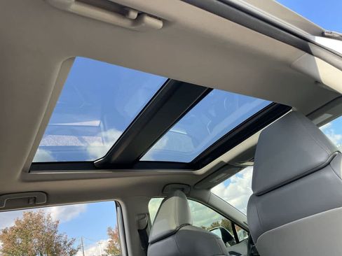 Used 2019 Toyota RAV4 Limited image 21