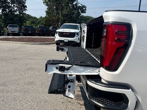Used 2024 GMC Sierra 2500 Denali Ultimate w/ Max Trailering Package AWD/4WD image 8