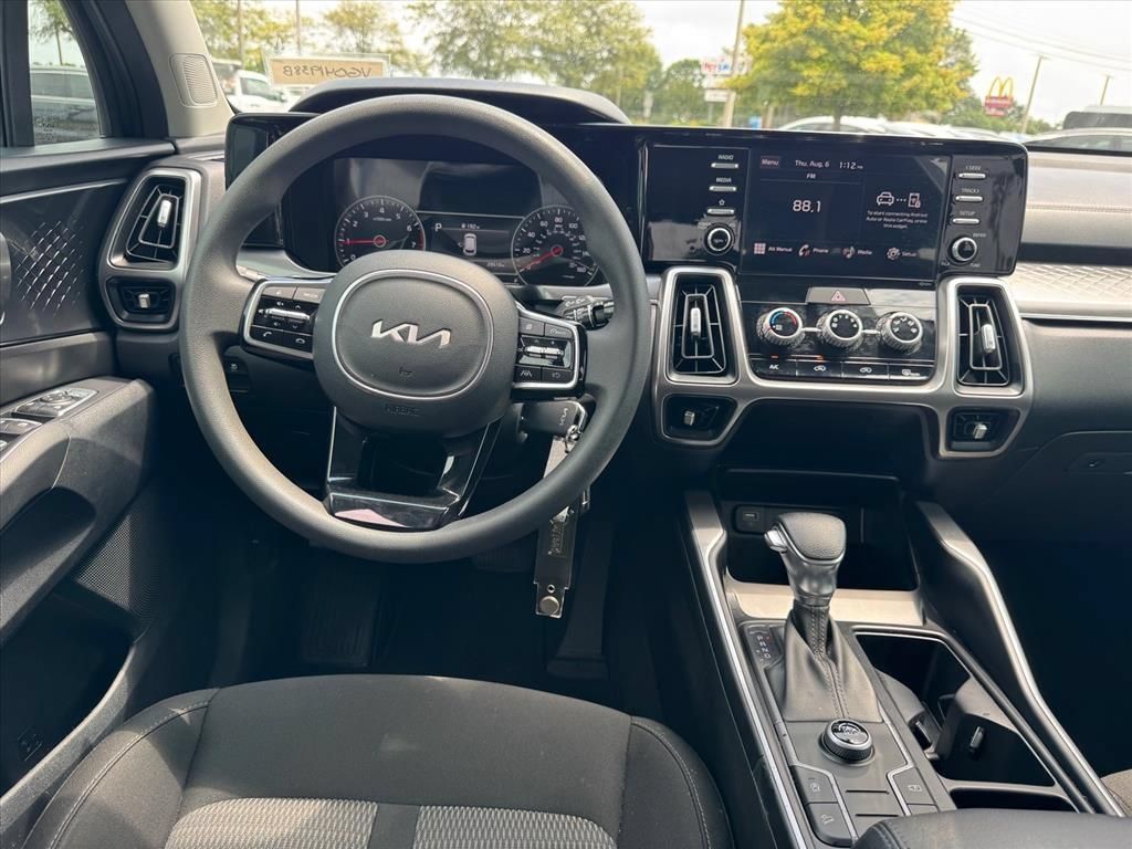 Certified 2023 Kia Sorento LX FWD image 13