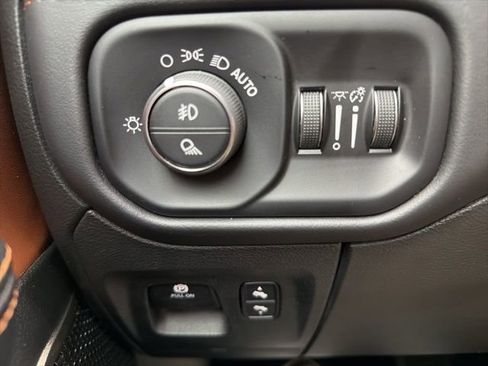 Used 2023 RAM 1500 Limited w/ Off Road Group AWD/4WD image 17