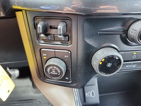 Used 2025 Ford F150 STX w/ Equipment Group 201A FX4 image 19