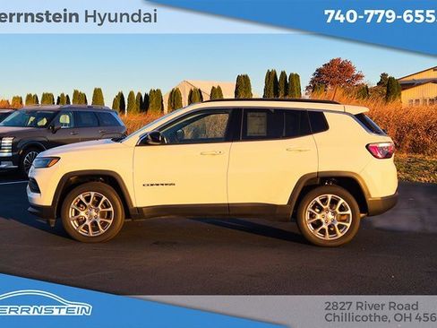 Used 2022 Jeep Compass Latitude image 4