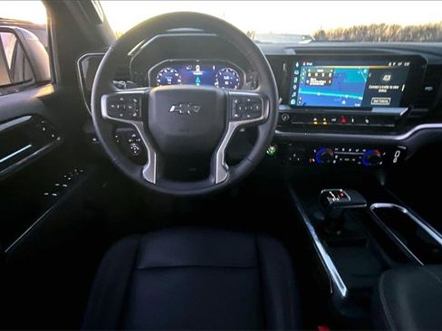 Used 2025 Chevrolet Silverado 1500 LT Trail Boss w/ Convenience Package II image 9