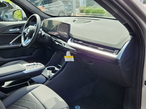 Used 2025 BMW X1 xDrive28i AWD/4WD image 16