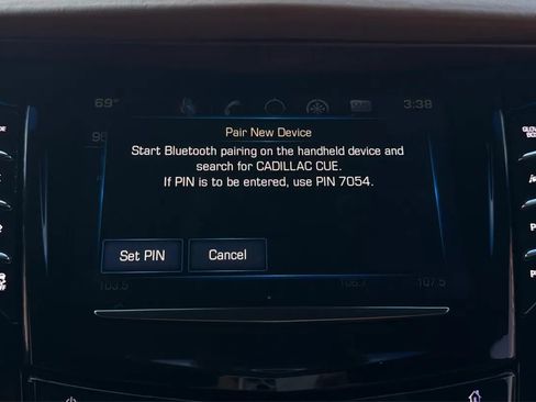 Used 2017 Cadillac Escalade Platinum RWD image 28