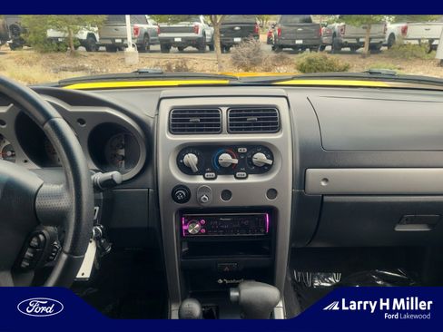 Used 2004 Nissan Xterra SE w/ (LTH) Rugged Leather Pkg AWD/4WD image 12